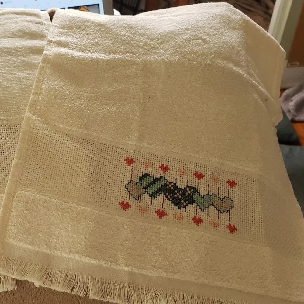 Set of 2 Guest Towels